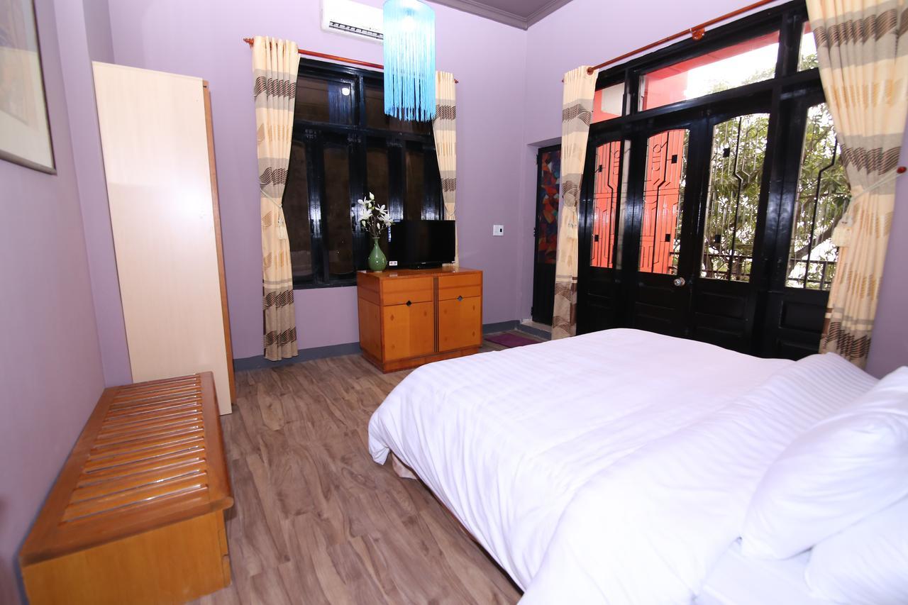 Geminai Hotel&Café Ðồng Hới Buitenkant foto