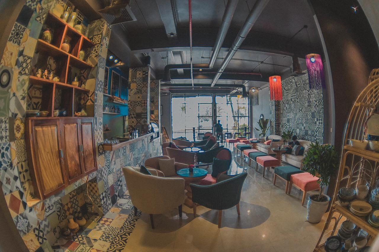 Geminai Hotel&Café Ðồng Hới Buitenkant foto