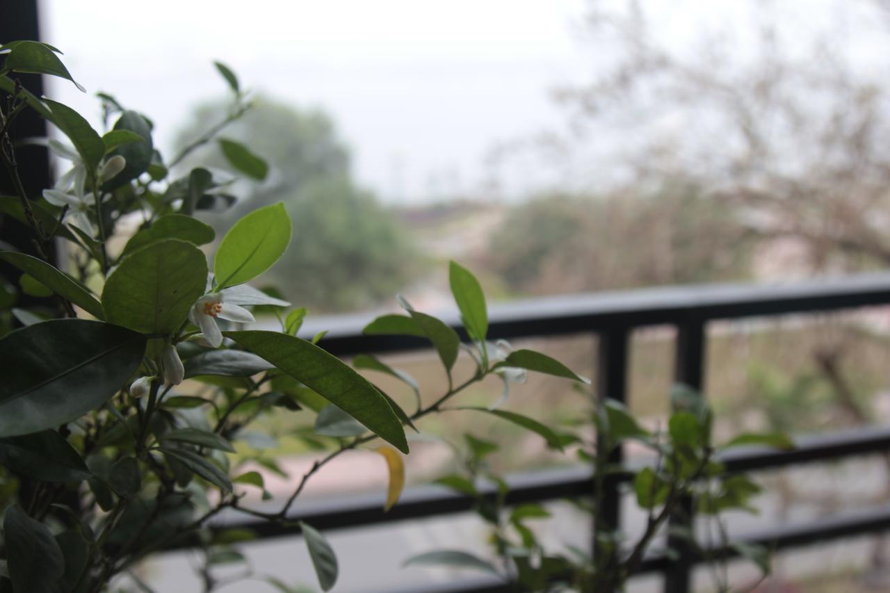 Geminai Hotel&Café Ðồng Hới Buitenkant foto