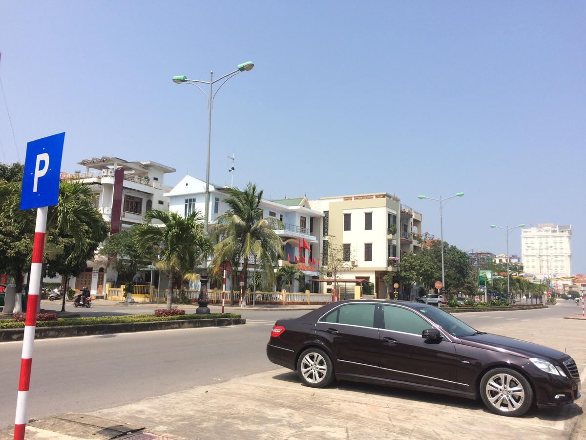 Geminai Hotel&Café Ðồng Hới Buitenkant foto
