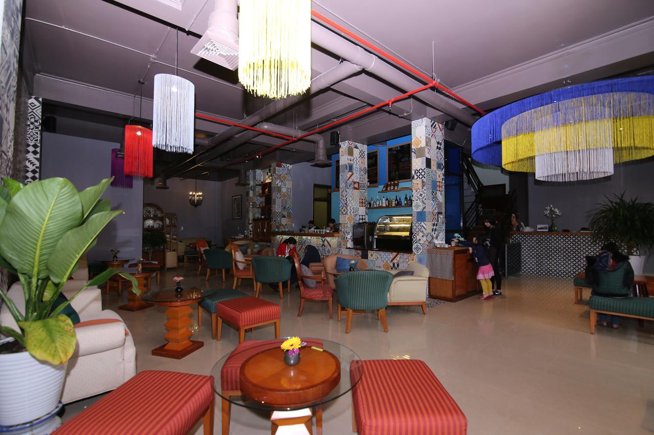 Geminai Hotel&Café Ðồng Hới Buitenkant foto