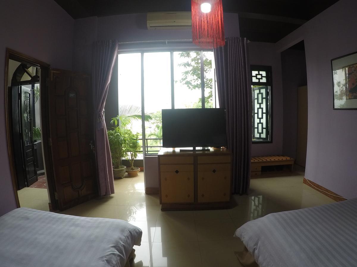 Geminai Hotel&Café Ðồng Hới Buitenkant foto
