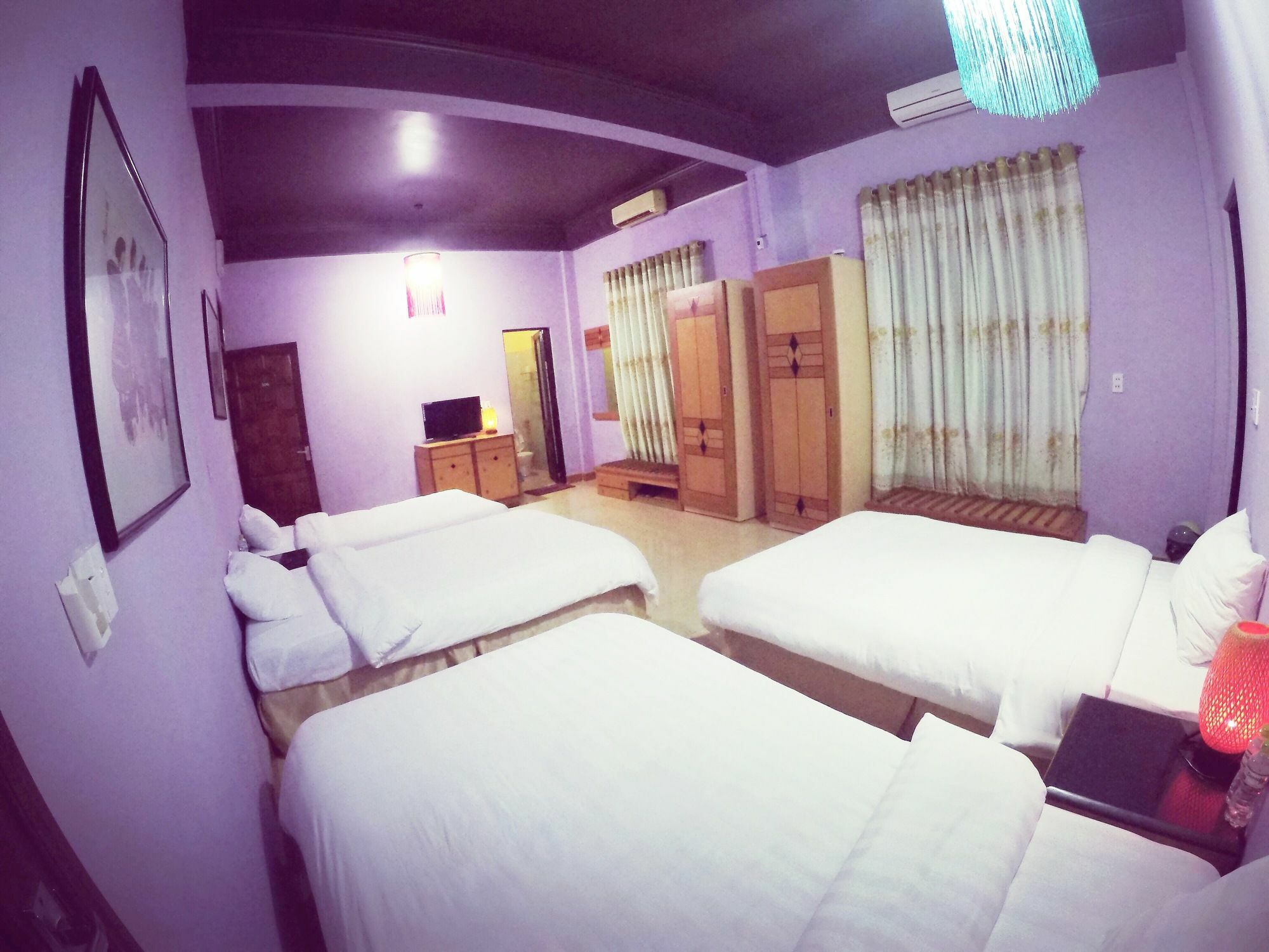 Geminai Hotel&Café Ðồng Hới Buitenkant foto