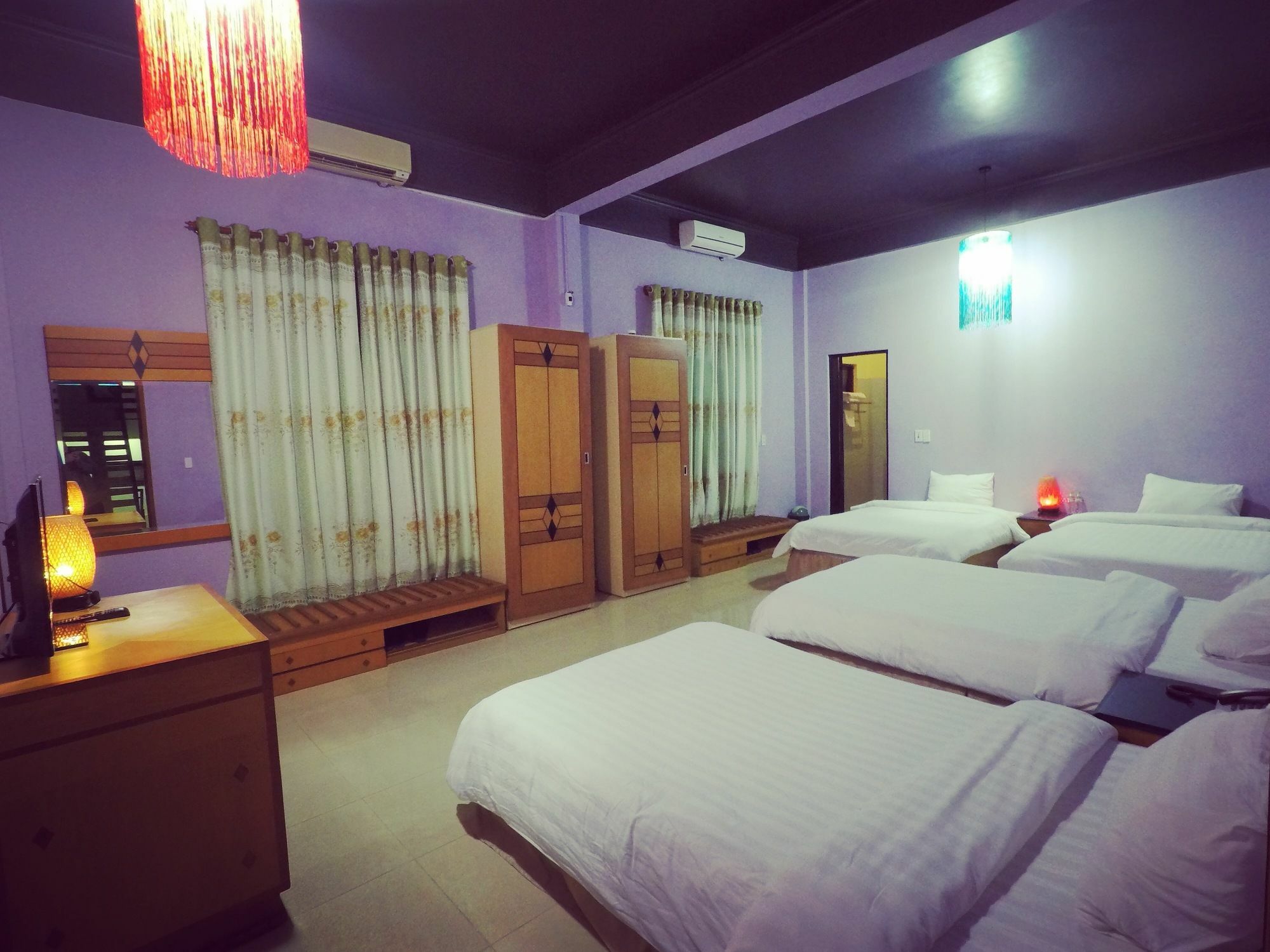 Geminai Hotel&Café Ðồng Hới Buitenkant foto
